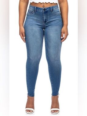 1822 Adrianna Buttery Soft Stretchy Jeans